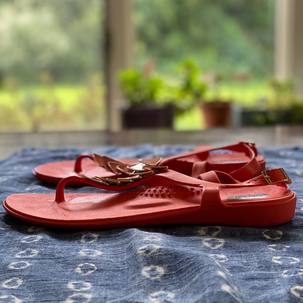 Oka-B Women’s Demi Sandal (Coral)